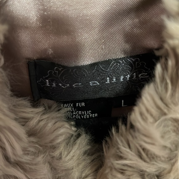 Live a little faux fur lined vest size Large - Picture 3 of 7